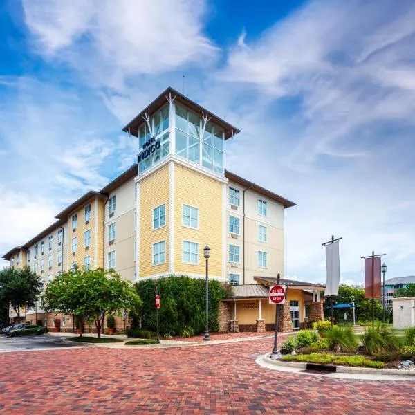 杰克逊迪尔伍德公园靛蓝酒店，位于Carriage Club of Jacksonville Heliport的酒店