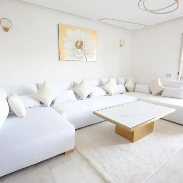 APPARTEMENT RIAD WHITE GOLDEN，位于马拉喀什的酒店