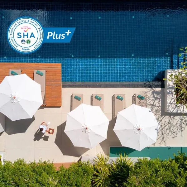 Outrigger Surin Beach Resort - SHA Extra Plus，位于苏林海滩的酒店