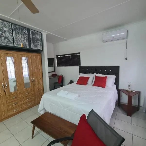 Chantelle's Overnight Room，位于理查兹湾的酒店