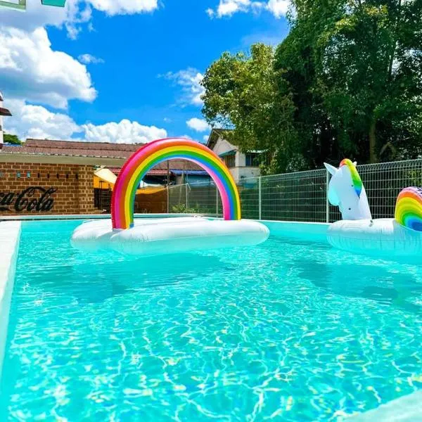 Kluang Swimming Pool Blues 11 Retro Homestay，位于居銮的酒店