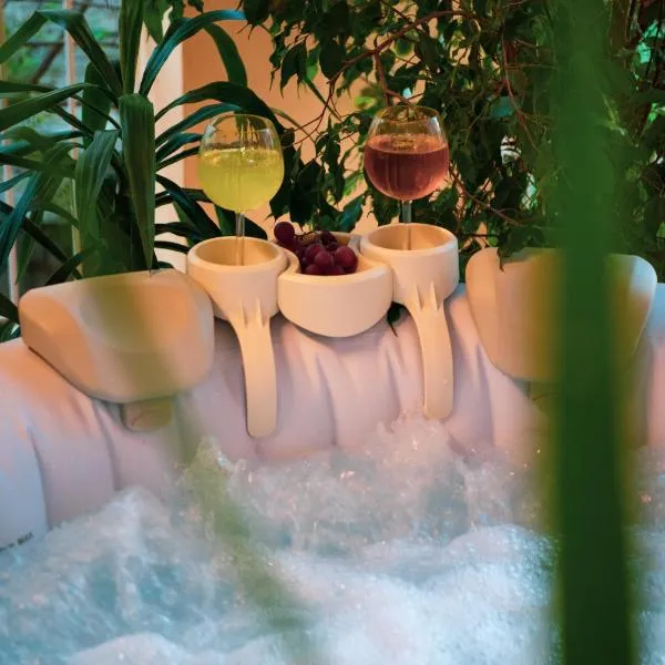 Luxury katrinas apartment with outdoor jacuzzi，位于科孚镇的酒店