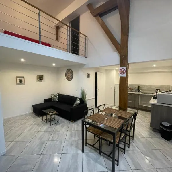 Le Familiale climatisé & Wi-fi，位于Paroy-sur-Tholon的酒店