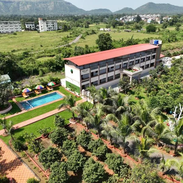Raaj Resort，位于潘韦尔的酒店