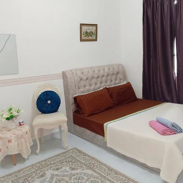 Izzah Homestay，位于Kampong Kok Lanas的酒店