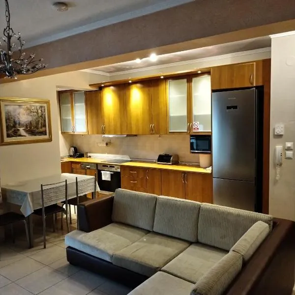 Dellmar Apartment，位于佩雷亚的酒店