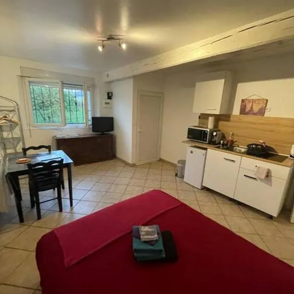 Le passage，位于Paroy-sur-Tholon的酒店