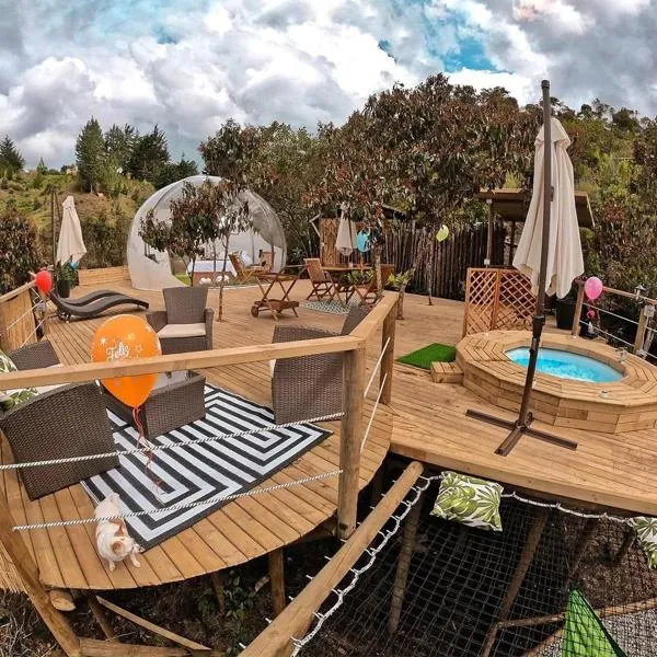 BubbleSky Glamping 40 min from Medellin，位于拉塞哈的酒店