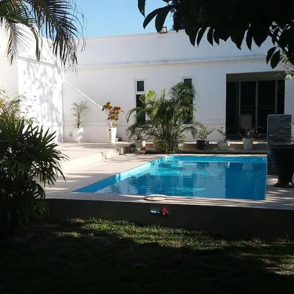 The Terrace, spacious 3 bedroom luxury pool villa，位于兰格普的酒店