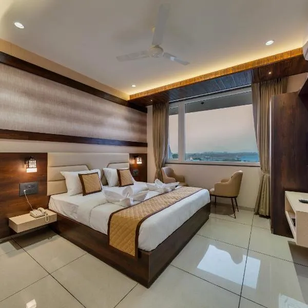 Golden Leaf Resort，位于Dhule的酒店