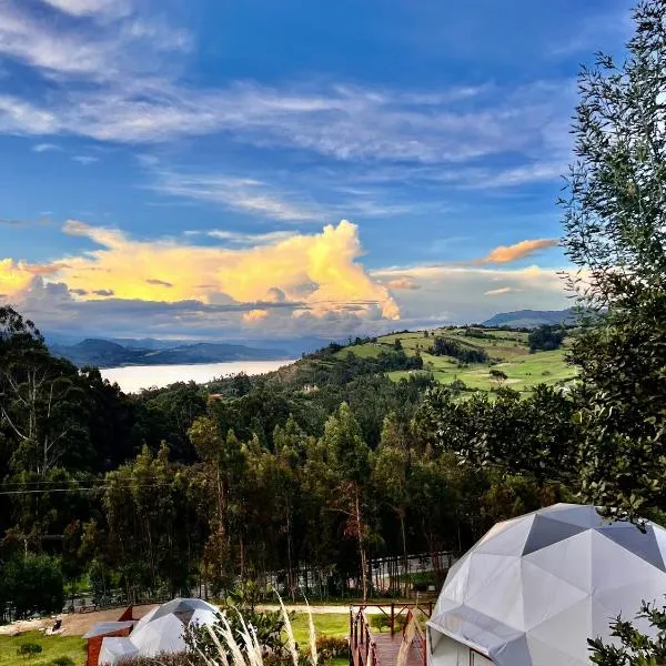 Golden Glamping，位于瓜塔维塔的酒店