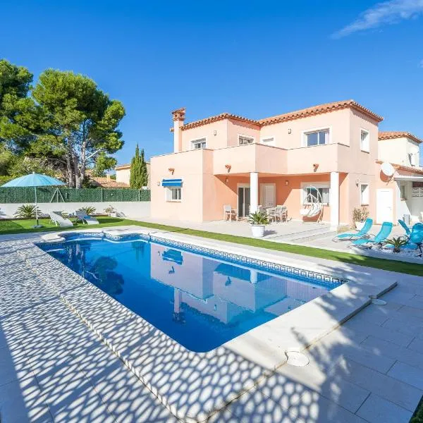 Las Palmeras，位于塔拉戈纳的酒店