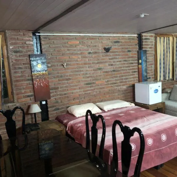 Loft casa dos pisos con garage pocitos playa 4 personas，位于蒙得维的亚的酒店