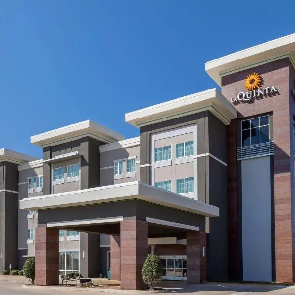 La Quinta Inn & Suites by Wyndham Durant，位于Calera的酒店