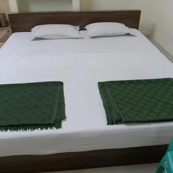 BSSK Comforts Inn，位于Samayapuram的酒店