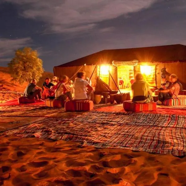 Camp Sahara Majestic，位于姆哈米德埃尔吉兹兰的酒店