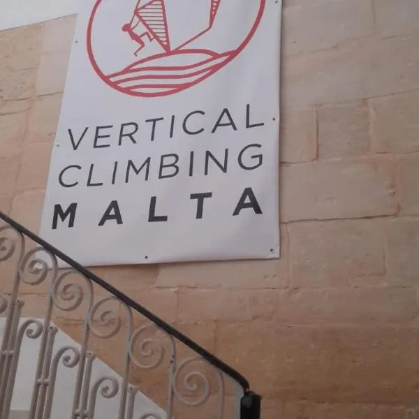VERTICAL CLIMBING MALTA，位于Qrendi的酒店