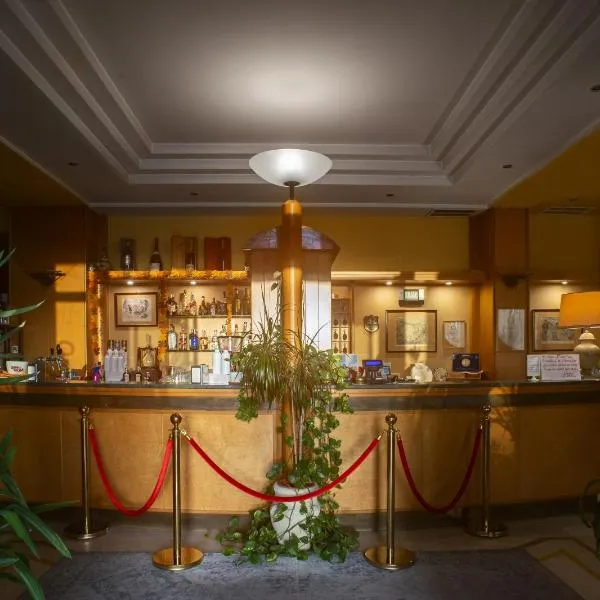 Hotel Lory & Ristorante Ferraro，位于Aielli的酒店