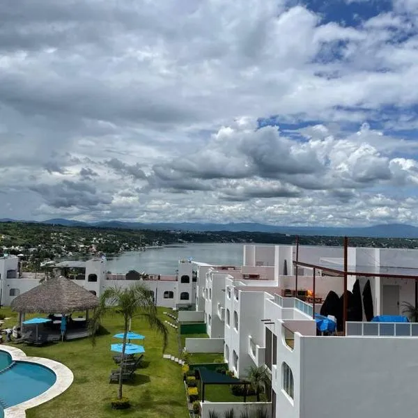 Casa en Tequesquitengo con acceso al lago，位于Coaxitlan的酒店
