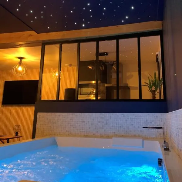 L'Eclipse maison romantique avec Jacuzzi，位于Hautot-sur-Seine的酒店