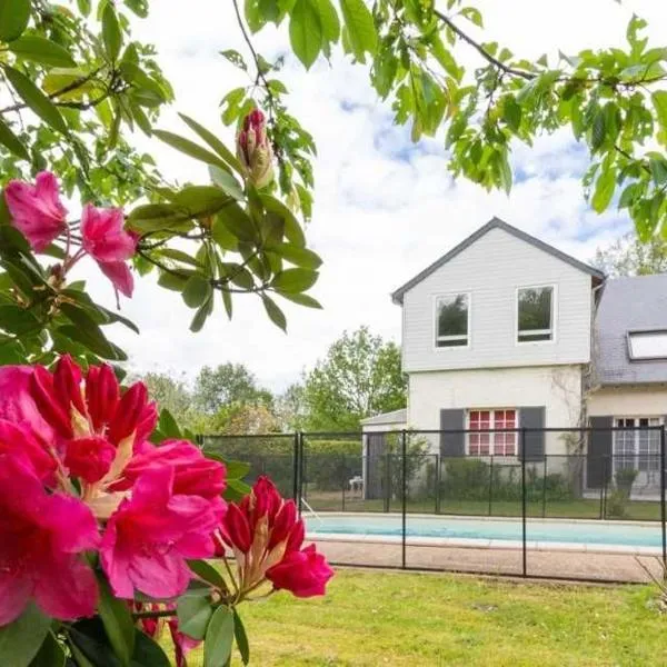 Gîte Cocooning avec Piscine Partagée au Cœur de la Campagne Sarthoise, Proche Zoo et Circuit du Mans - FR-1-410-331，位于Dureil的酒店