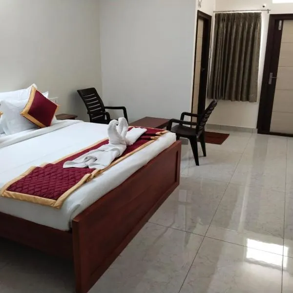 PPH Living KVR Residency，位于Gummidipūndi的酒店