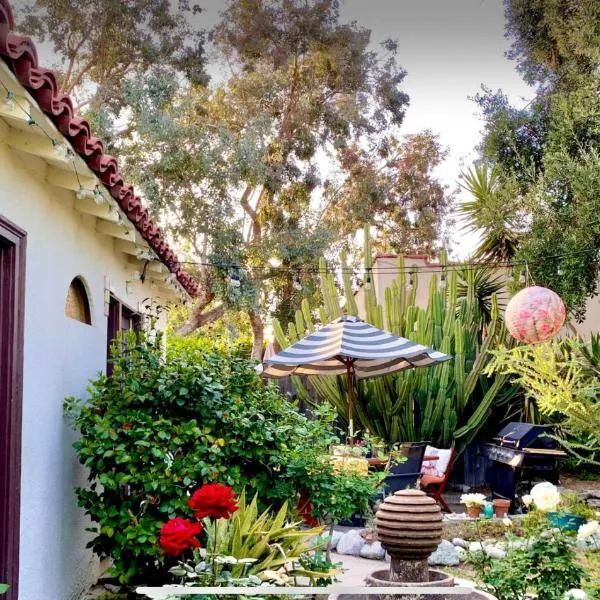 Romantic cottage with amazing garden，位于格伦代尔的酒店