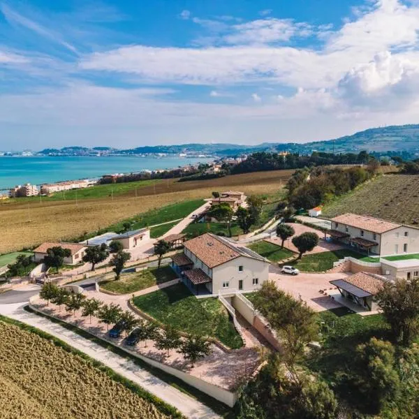 Agriturismo Il Colle Dei Lecci，位于西尼加利亚的酒店