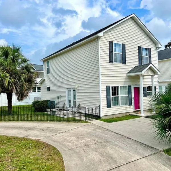 Lovely Home Near Myrtle Beach，位于康威的酒店