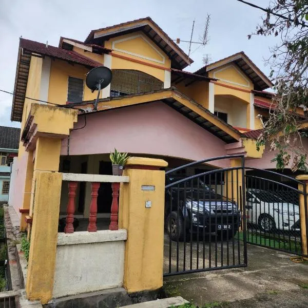 Homestay DeUmmah House，位于科亚的酒店