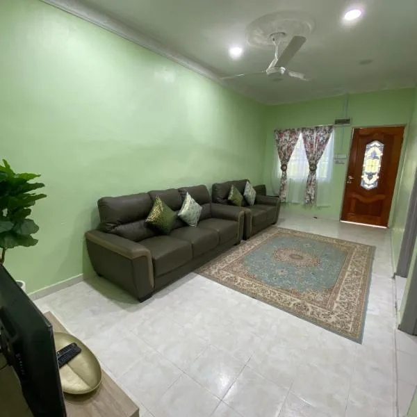Green Home Homestay Melaka，位于Lubuk Cina的酒店