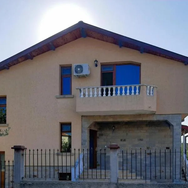 Къща за гости Костови，位于Svirachi的酒店