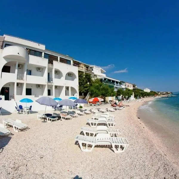 Villa Tamaris on the beach，位于珀德垂那的酒店