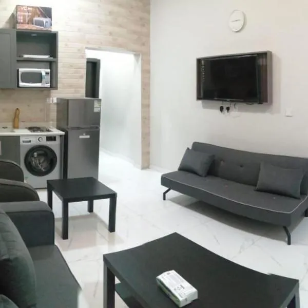 Sharm Beach Suites Private hotel apartments，位于延布的酒店