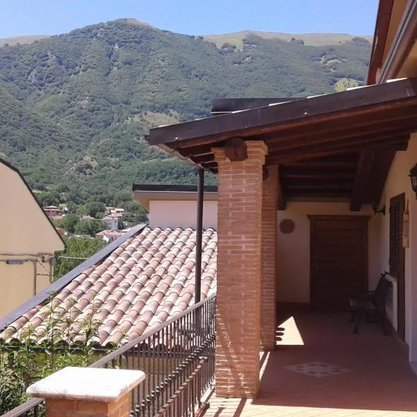 Country-House vista montagna，位于Foce的酒店