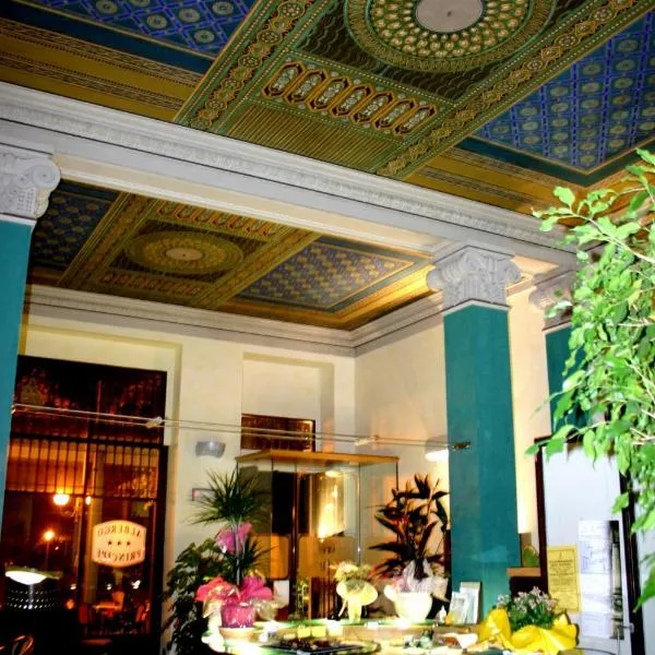 普林西比酒店，位于萨尔索马焦雷泰尔梅的酒店