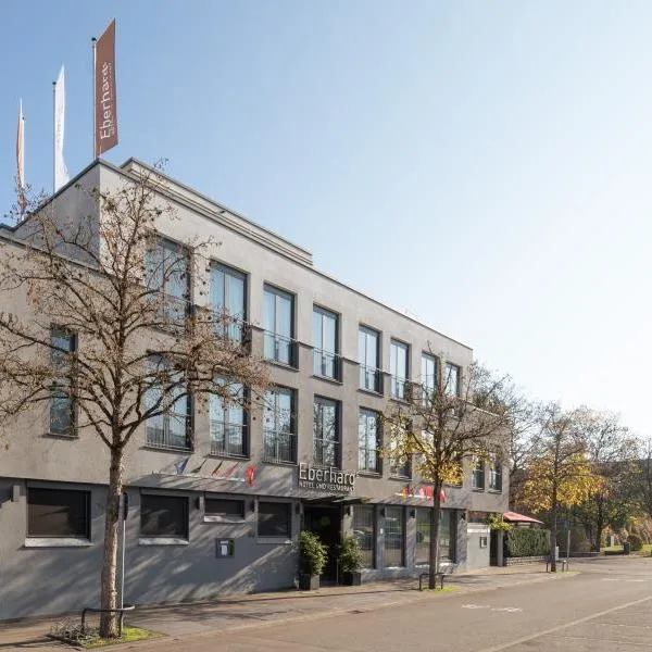 Hotel Eberhards am Wasser，位于比蒂希海姆-比辛根的酒店
