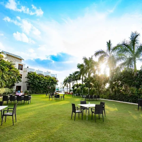 Hotel Chandrawati Palace，位于阿布罗阿德的酒店