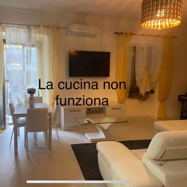 white appartament，位于Bagnolo Piemonte的酒店