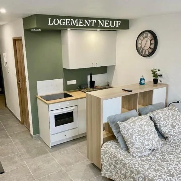 Studio vue sur mer classé 3 étoiles, Calais，位于加来的酒店