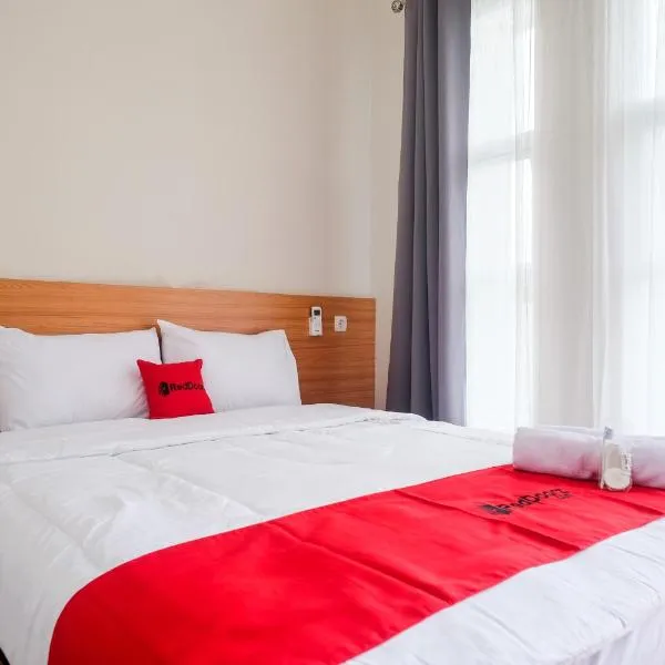 RedDoorz Syariah near Universitas Tidar Magelang，位于马格朗的酒店