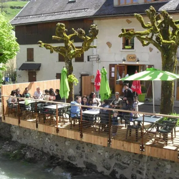 GITE AUBERGE L'HERBE TENDRE，位于Corbel的酒店