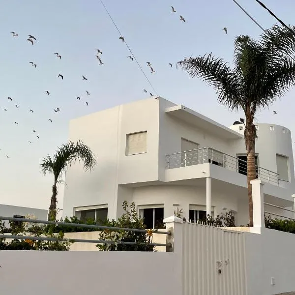 Villa à 2 pas de la plage - 4 chambres，位于依索安的酒店