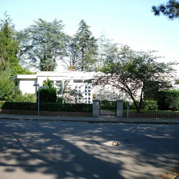 Ruhiges Haus mit privatem Garten，位于Halstenbek的酒店