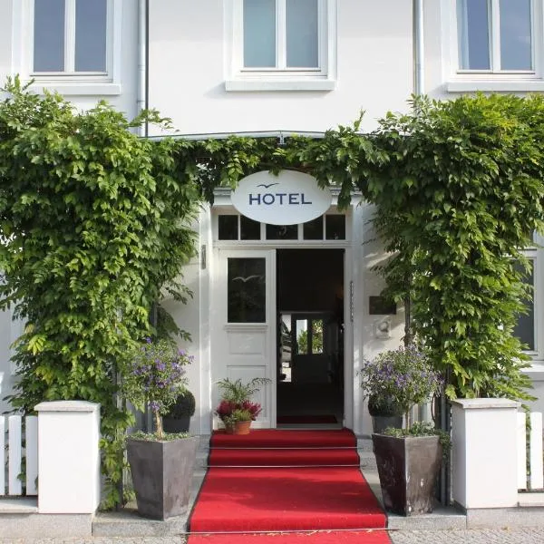 希尔莫维酒店，位于Nienhagen的酒店
