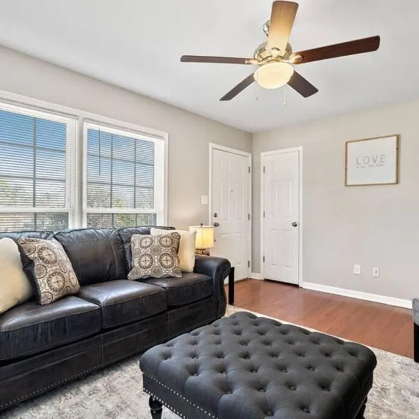 Cozy 3bedroom Bungalow In Davidson Sleeps 8，位于戴维森的酒店