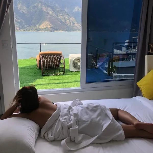 luxury atitlan suites，位于圣马科斯拉拉古纳的酒店