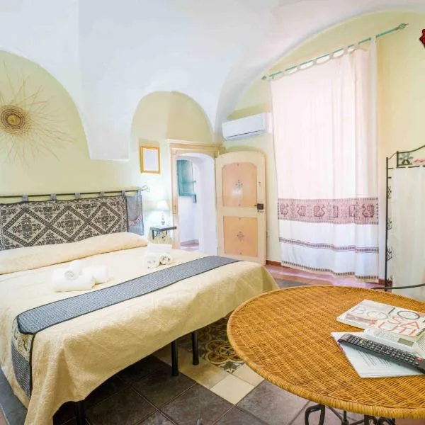 Romeo & Giulietta rooms，位于博萨的酒店