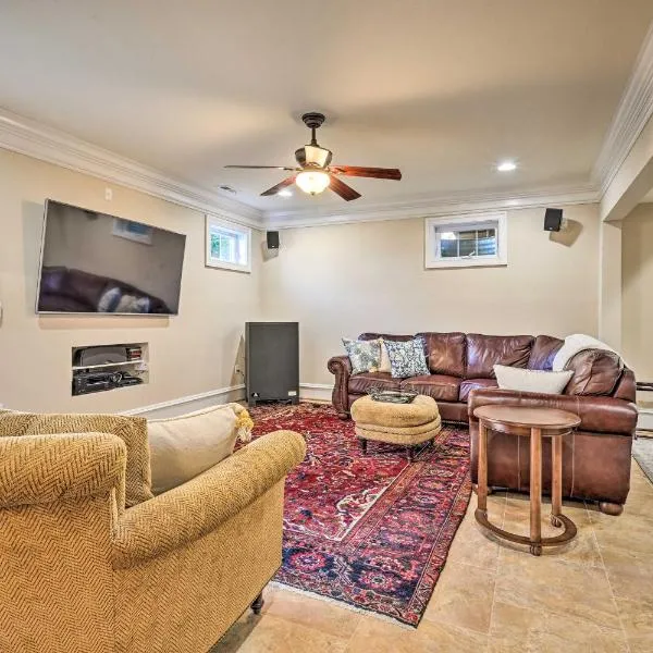 Boonsboro Studio with Wood-Burning Fire Pit!，位于Boonsboro的酒店