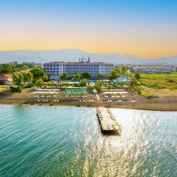 Le Monde Beach Resort & Spa，位于Çandarlı的酒店